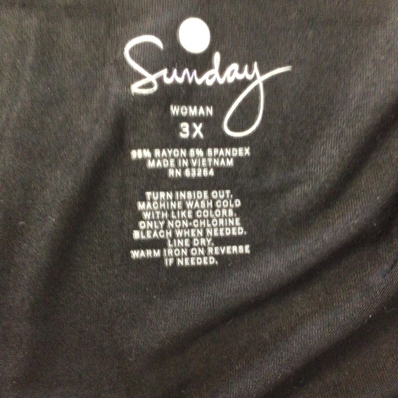 “Let’s stay in” lounge top - Picture 5 of 5